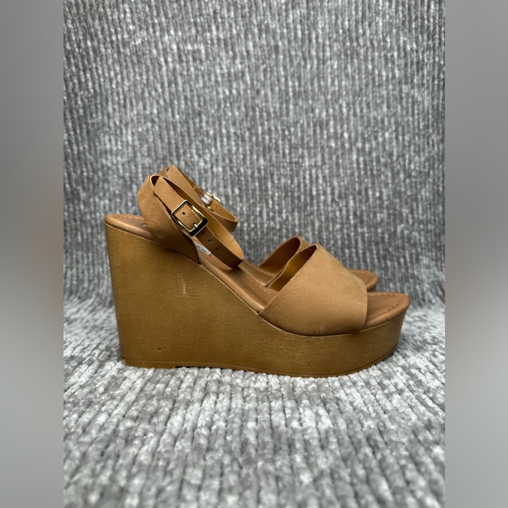 STEVE MADDEN WEDGES - SIZE 7
